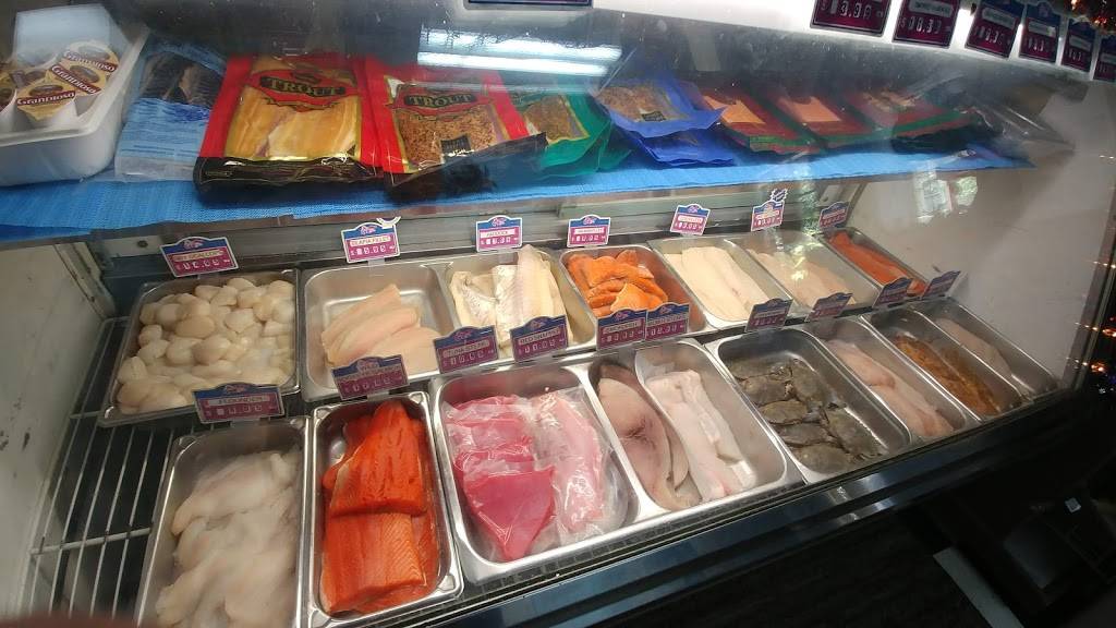 Chestnut Street Seafood | restaurant | 427 Chestnut St, Emmaus, PA 18049, USA | 6109654104 OR +1 610-965-4104