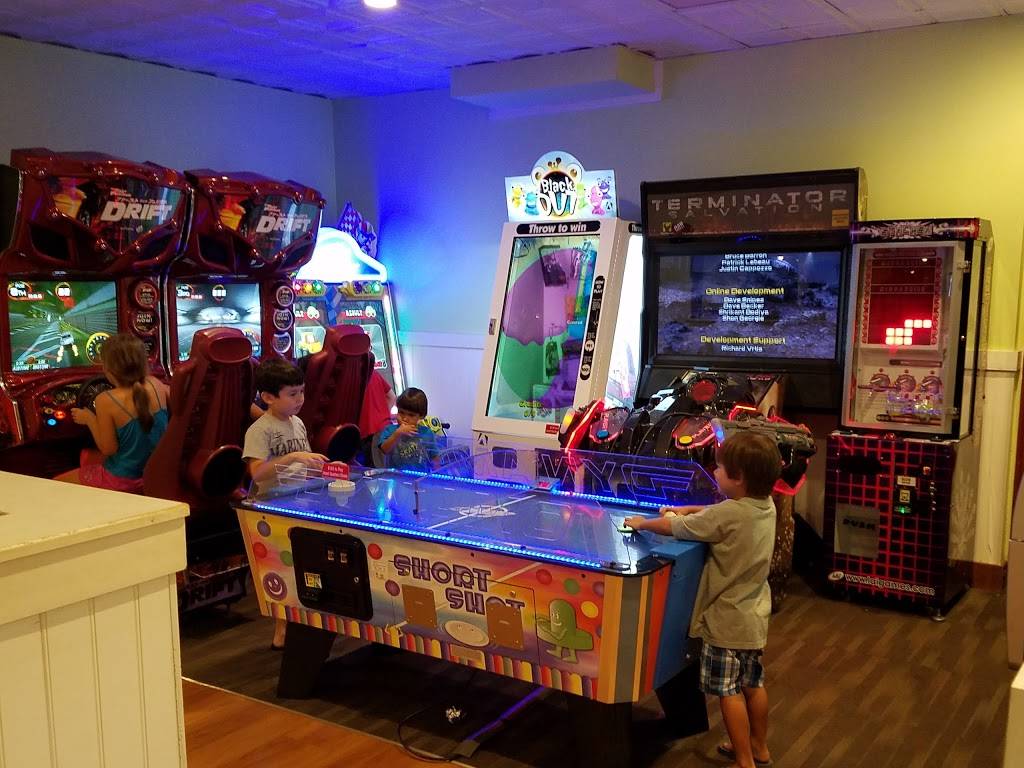 Round Table Pizza | meal takeaway | 1020 Keolu Dr Ste J, Kailua, HI 96734, USA | 8082614644 OR +1 808-261-4644