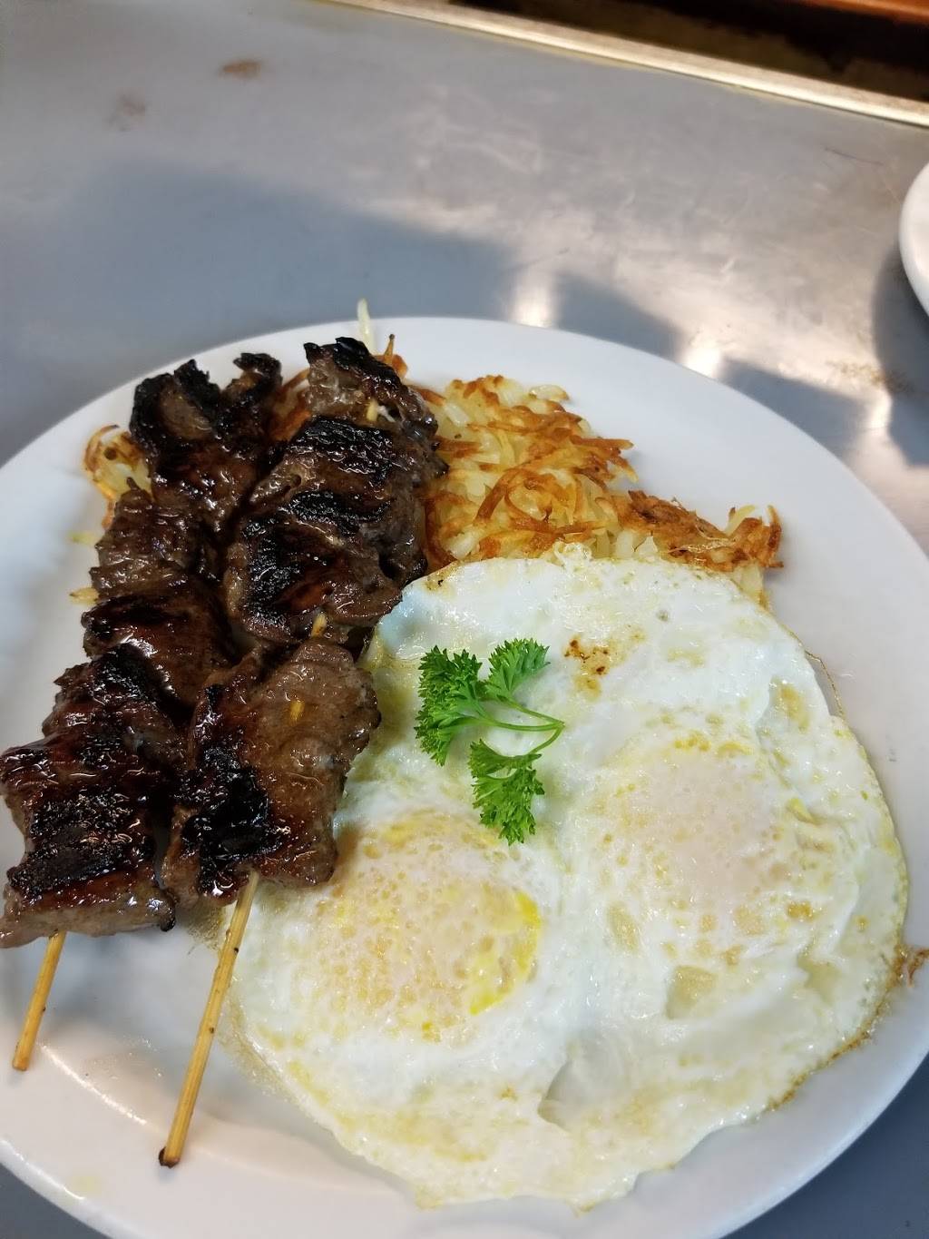 Little Pats Place | restaurant | 13621 Ambaum Blvd SW, Seattle, WA 98166, USA | 2062460391 OR +1 206-246-0391