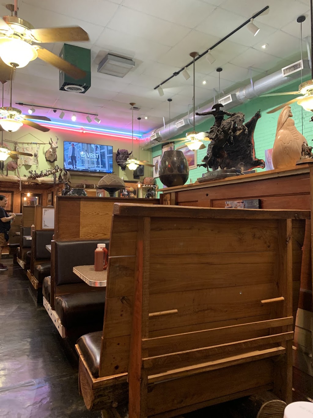 Waggs Bar-B-Q | restaurant | 1223 7th St, Woodward, OK 73801, USA | 5802566721 OR +1 580-256-6721