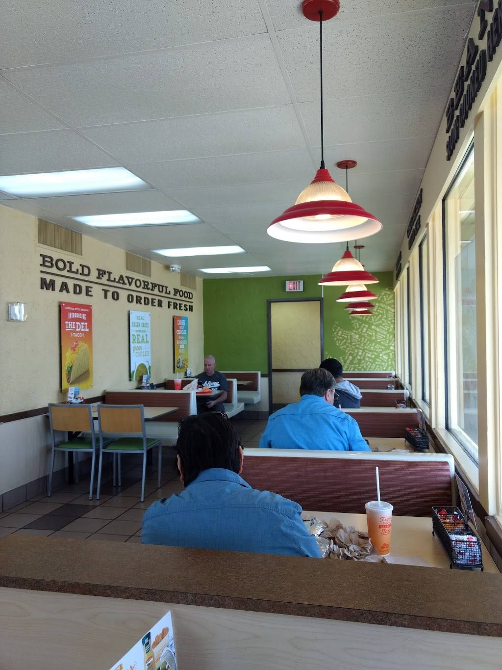 Del Taco | meal takeaway | 6550 San Fernando Rd, Glendale, CA 91201, USA | 8189561236 OR +1 818-956-1236
