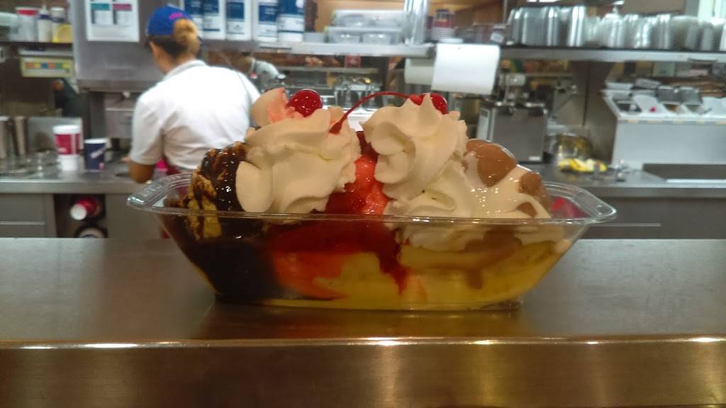 Braums Ice Cream & Burger Restaurant | restaurant | 801 N Summit St, Arkansas City, KS 67005, USA | 6204421548 OR +1 620-442-1548