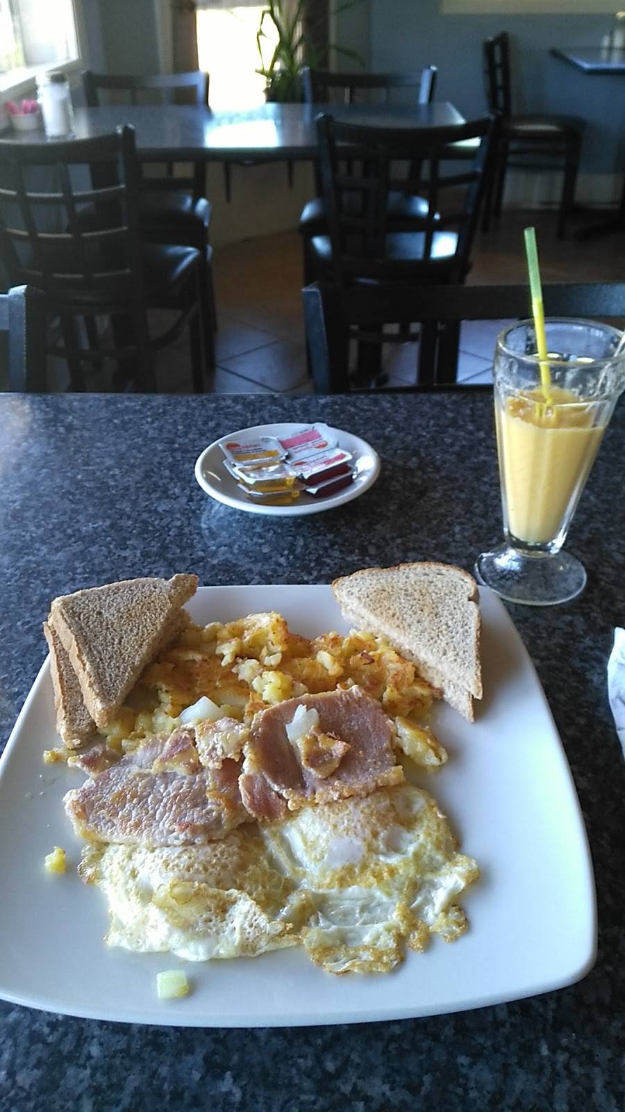 Northland Motel & Restaurant | restaurant | 9603 ON-11, Washago, ON L0K 2B0, Canada | 7056895012 OR +1 705-689-5012