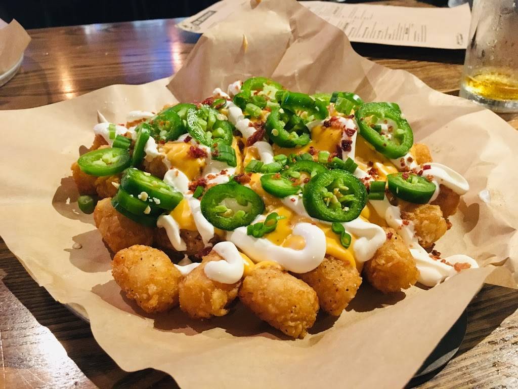 World of Beer | restaurant | 1391 S University Dr, Plantation, FL 33324, USA | 9543821897 OR +1 954-382-1897