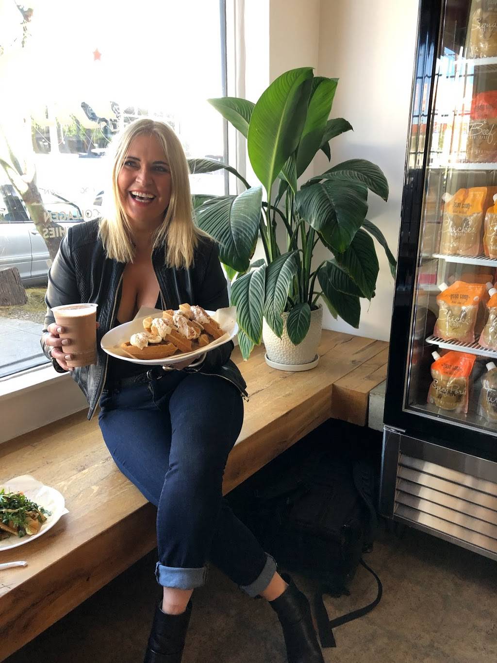 The Osso Good Company | cafe | 8036 W 3rd St, Los Angeles, CA 90048, USA | 3235910144 OR +1 323-591-0144