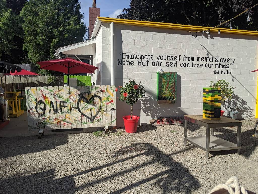 Lil Jamaica | restaurant | 1332 S Broadway, Green Bay, WI 54304, USA | 9203733826 OR +1 920-373-3826