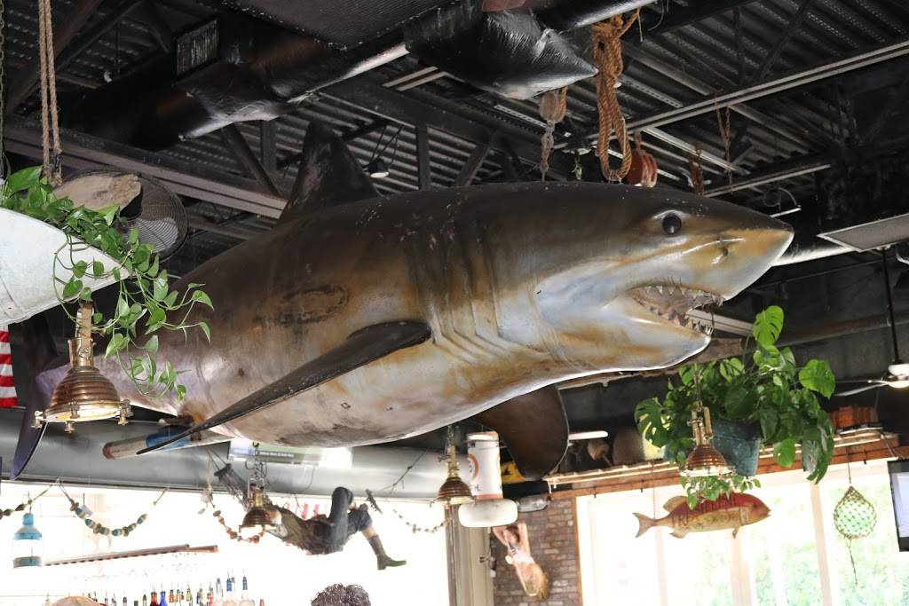 Johnny Longboats | restaurant | 2401 N Ocean Ave, Riviera Beach, FL 33404, USA | 5612492795 OR +1 561-249-2795