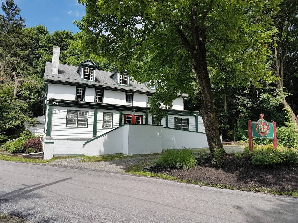 Pour Girls Restaurant & Bar | restaurant | 11 Green Tree Rd, Quarryville, PA 17566, USA | 7178065413 OR +1 717-806-5413