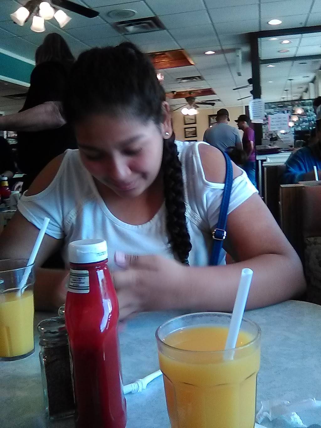 Symphonys | restaurant | 6507 W Archer Ave, Chicago, IL 60638, USA | 7732291413 OR +1 773-229-1413