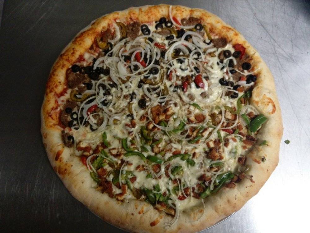 Peters Pizza | restaurant | 558 Chase Ave, Waterbury, CT 06704, USA | 2035276150 OR +1 203-527-6150