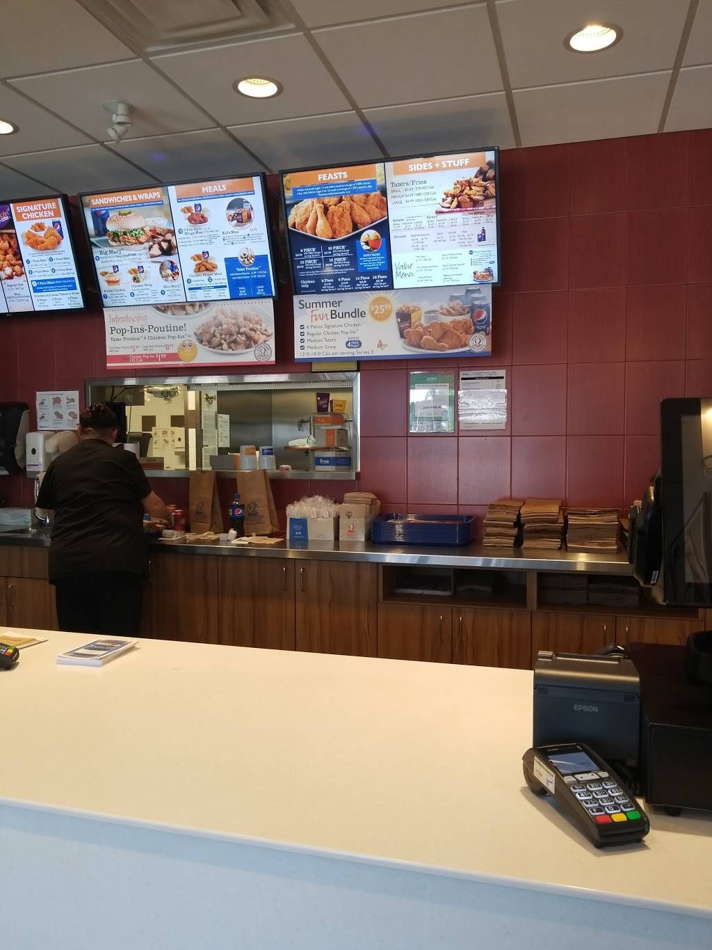 Mary Browns Chicken & Taters | restaurant | 165 Wellington St. W. Units 21 and 22, Barrie, ON L4N 1L7, Canada | 7057921111 OR +1 705-792-1111