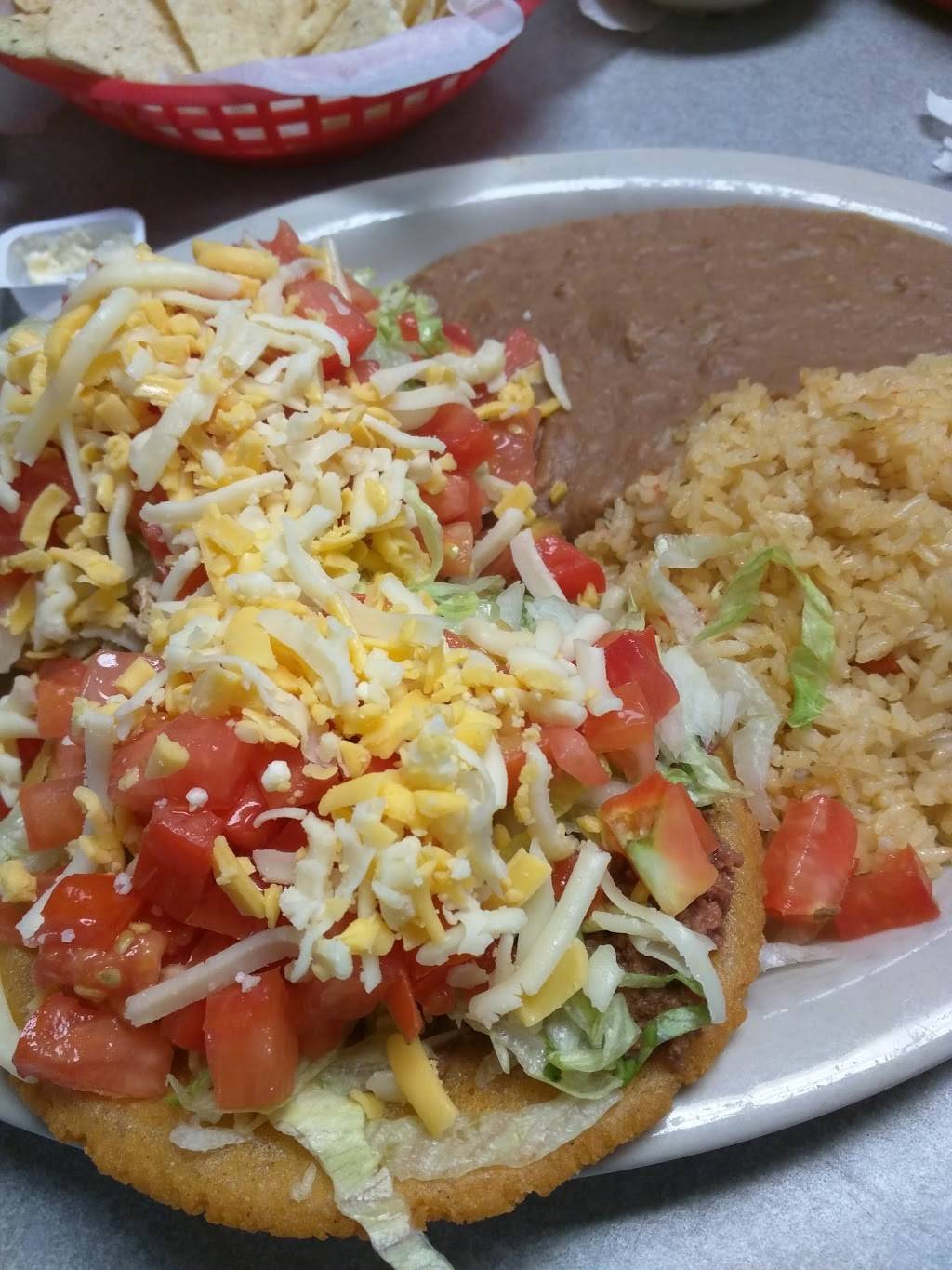 El Nopalito | restaurant | 1105 TX-337 Loop, New Braunfels, TX 78130, USA | 8306255196 OR +1 830-625-5196