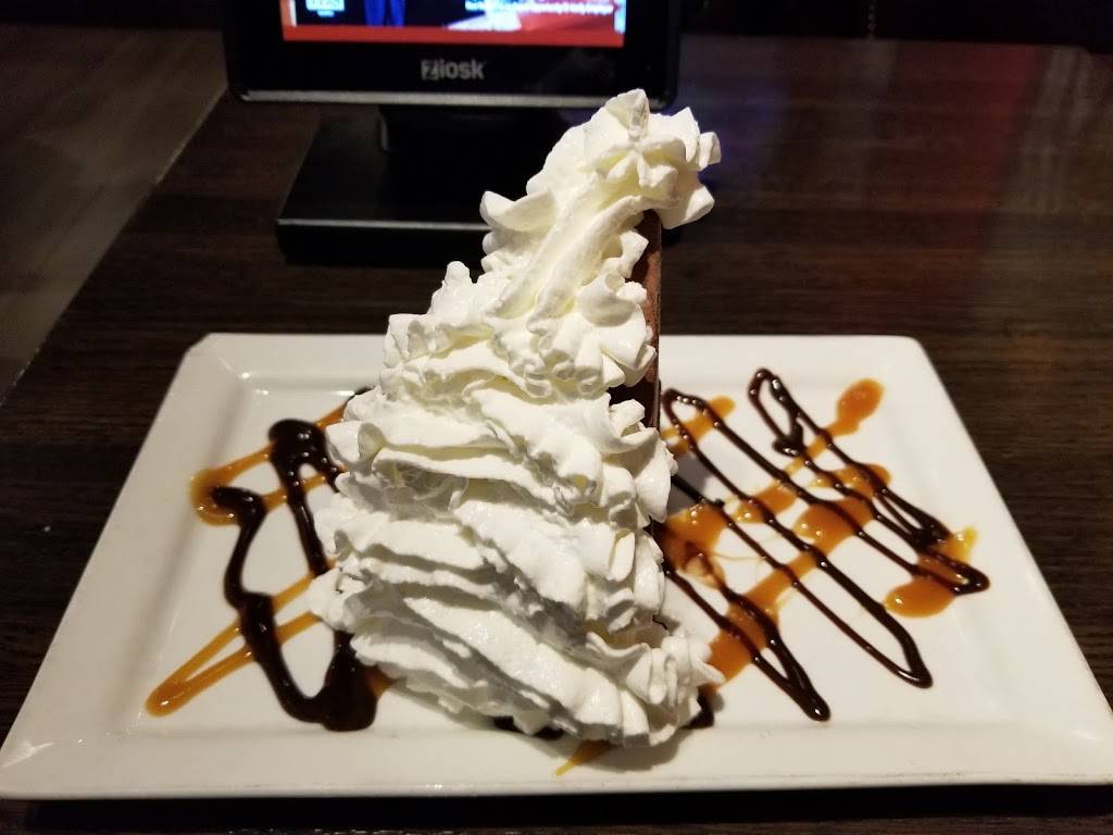 Red Robin Gourmet Burgers and Brews | restaurant | 2220 Bergen Town Center, Paramus, NJ 07652, USA | 2018430807 OR +1 201-843-0807