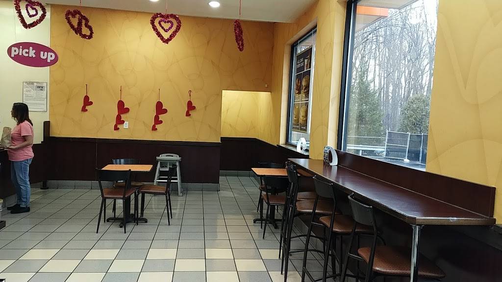 Dunkin Donuts | cafe | 1957 Oak Tree Rd, Devine Plaza, Edison, NJ 08820, USA | 7325483400 OR +1 732-548-3400