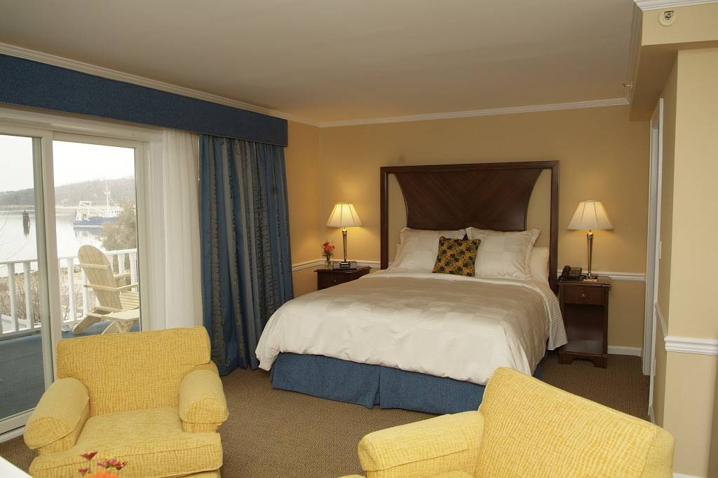 Danfords Hotel & Marina | restaurant | 25 E Broadway, Port Jefferson, NY 11777, USA | 6319285200 OR +1 631-928-5200