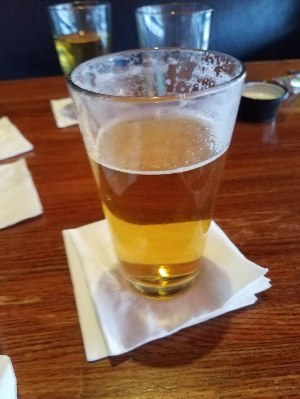 A P Suggins Bar & Grill | restaurant | 345 Romany Rd, Lexington, KY 40502, USA | 8592680709 OR +1 859-268-0709