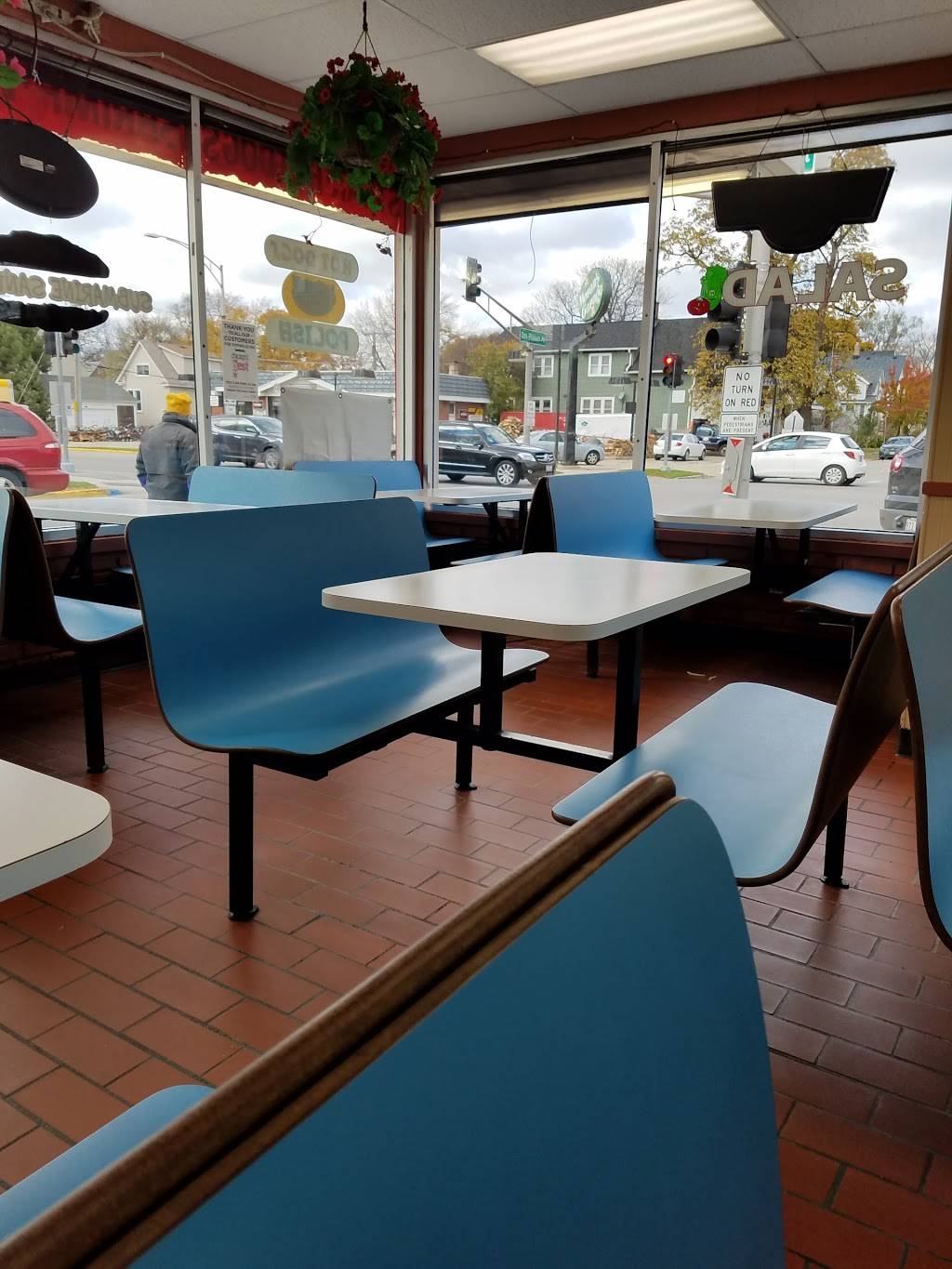 Submarine Tender | meal takeaway | 200 Desplaines Ave, Forest Park, IL 60130, USA | 7083664690 OR +1 708-366-4690