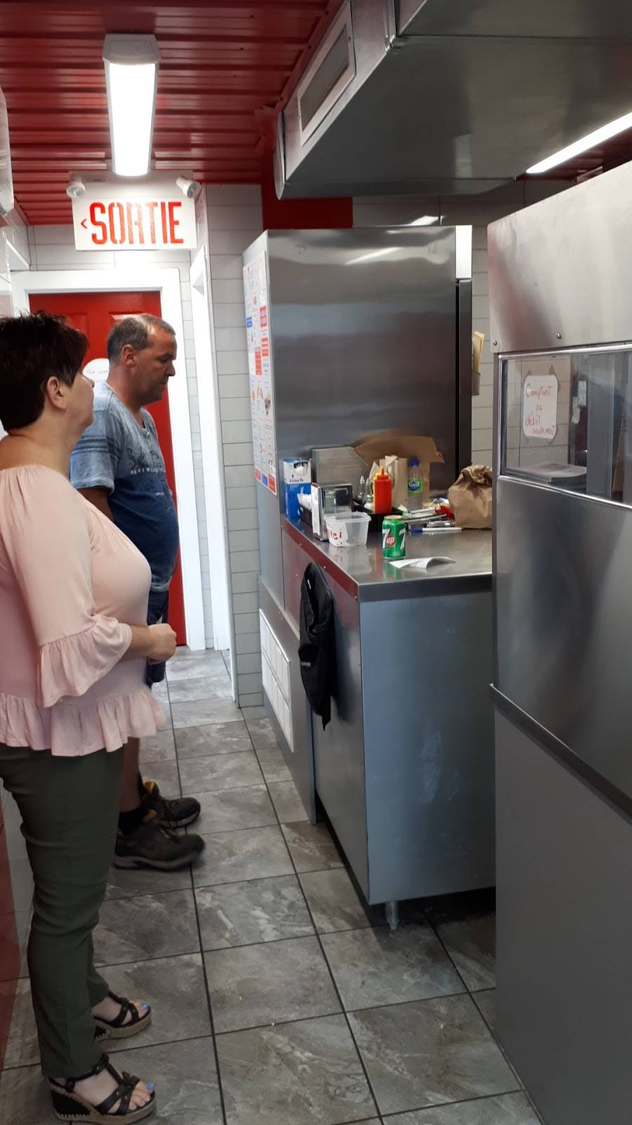 Restaurant Le Petit Hector | restaurant | 565 Rue Bélanger, Gatineau, QC J8L 2M7, Canada | 8199863838 OR +1 819-986-3838