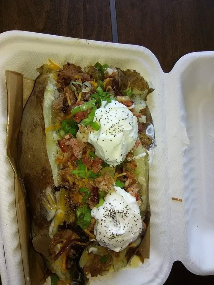 Dickeys Barbecue Pit | restaurant | 116 E Compton Blvd, Compton, CA 90220, USA | 3108681444 OR +1 310-868-1444