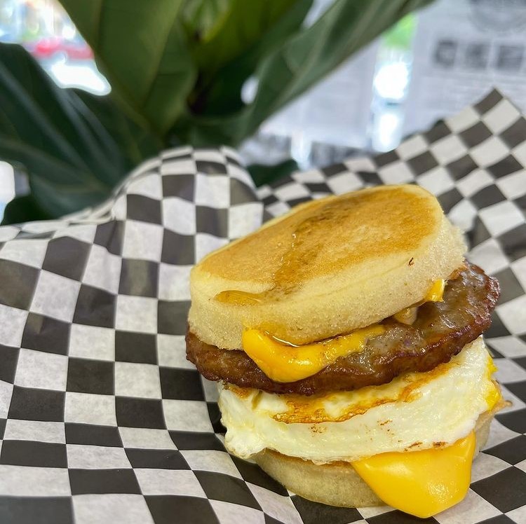 2nd Street Deli and Bagels | bakery | 134 NE 2nd St, Boca Raton, FL 33432, USA | 5612107020 OR +1 561-210-7020