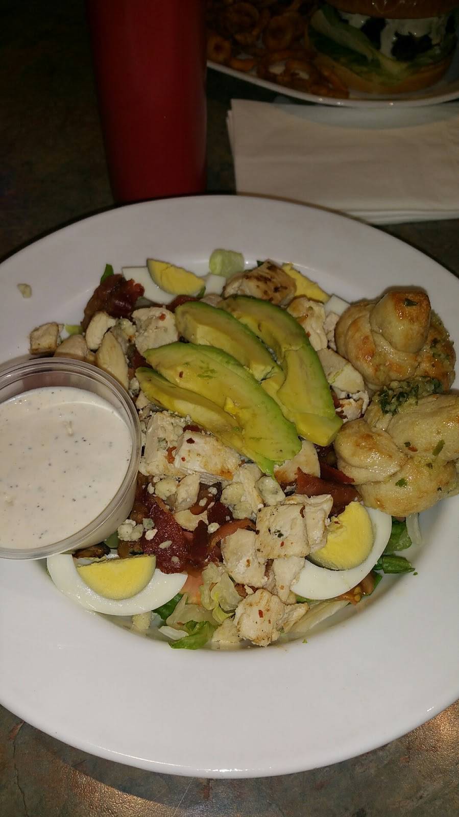 Boney Mountain Tavern | restaurant | 722 Wendy Dr, Newbury Park, CA 91320, USA | 8054986511 OR +1 805-498-6511