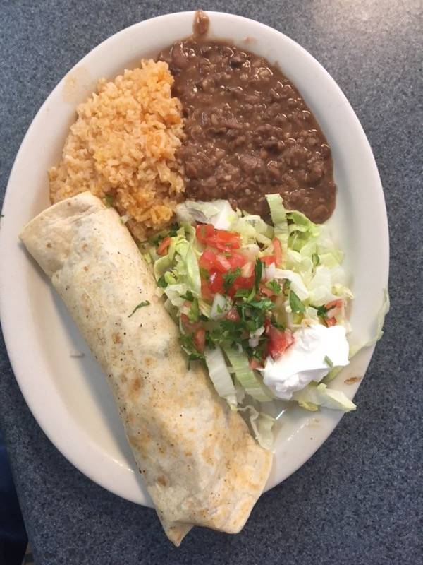 Molinas Restaurant | restaurant | 489 Steele Station Rd, Steele, AL 35987, USA | 2565381000 OR +1 256-538-1000