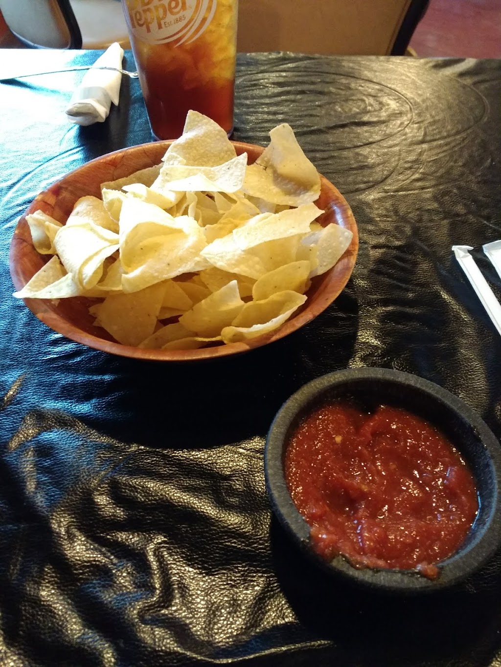 Los Carlos Restaurant & Cantina | restaurant | 202 Robinson St, Miles, TX 76861, USA | 3254685105 OR +1 325-468-5105