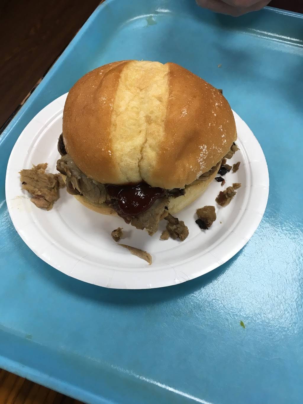 Holy Smokes Bar-B-Que & Catering | restaurant | 7508 Preston Hwy, Louisville, KY 40219, USA | 5029685657 OR +1 502-968-5657