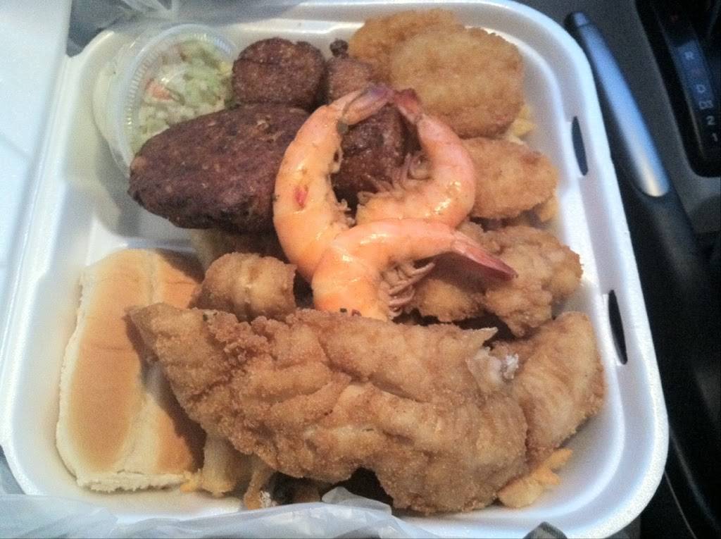Camerons Seafood | restaurant | 3919 Branch Ave, Marlow Heights, MD 20748, USA | 3013162000 OR +1 301-316-2000