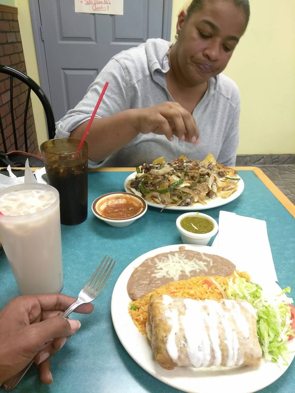 El Arroyito | restaurant | 1131 Forest Pkwy, Forest Park, GA 30297, USA | 4049680022 OR +1 404-968-0022