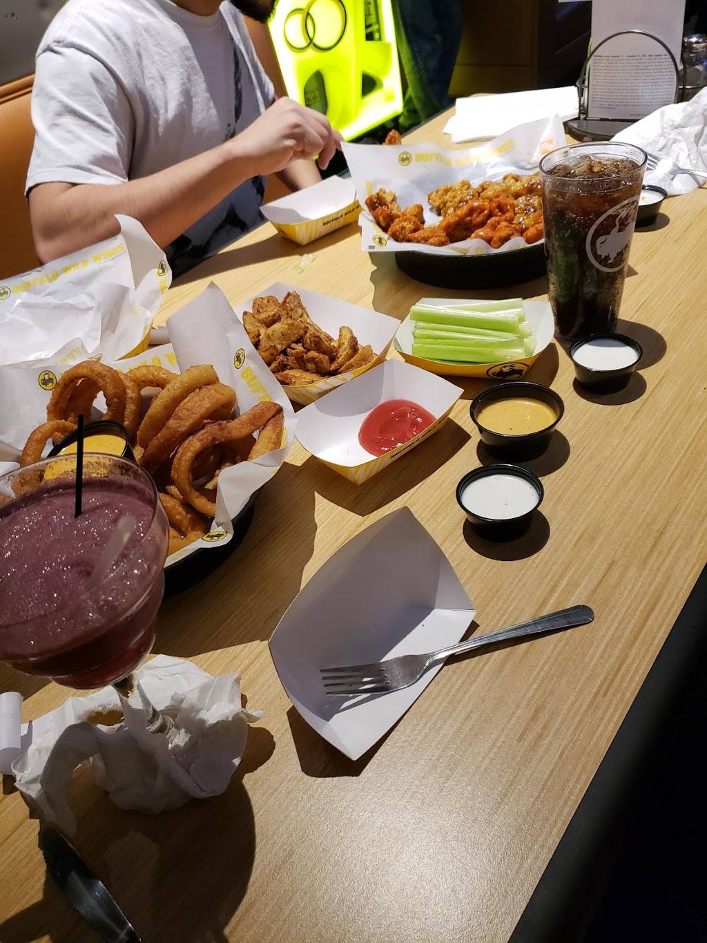 Buffalo Wild Wings | meal takeaway | 1819 West Stewart Ave, Wausau, WI 54401, USA | 7158459464 OR +1 715-845-9464