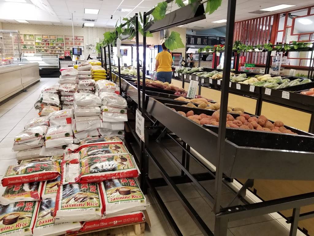 International Market | restaurant | 7306 Lake Worth Rd, Lake Worth, FL 33467, USA | 5619681556 OR +1 561-968-1556