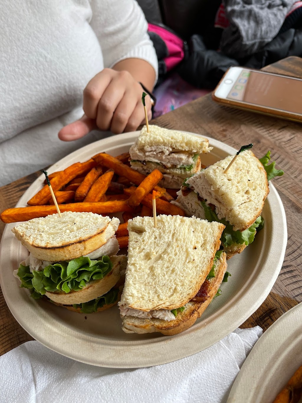 Old New York Deli & Bakery Co. | cafe | 6201 Minaret Rd #105, Mammoth Lakes, CA 93546, USA | 7609343354 OR +1 760-934-3354