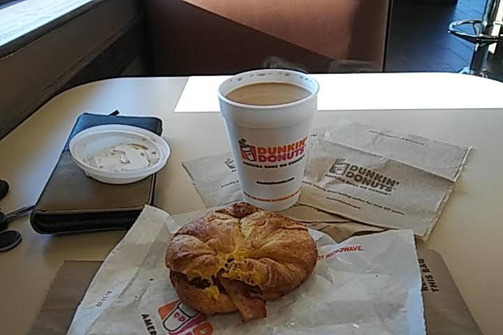 Dunkin | bakery | 801 Lee Rd, Orlando, FL 32810, USA | 4076221373 OR +1 407-622-1373