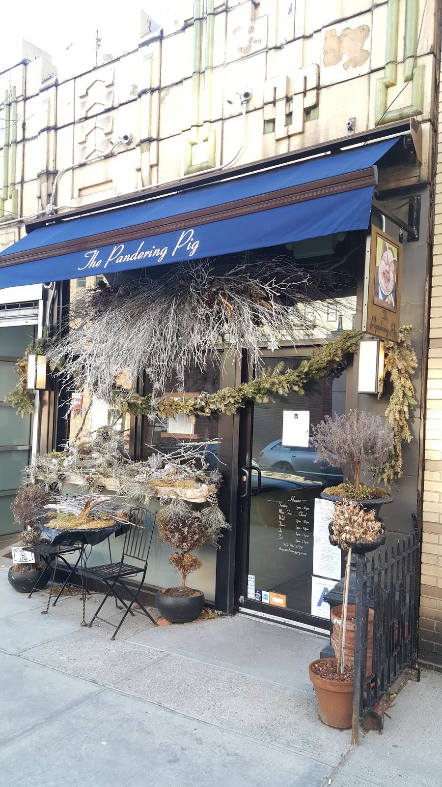 The Pandering Pig | restaurant | 209 Pinehurst Ave, New York, NY 10033, USA | 2127813124 OR +1 212-781-3124