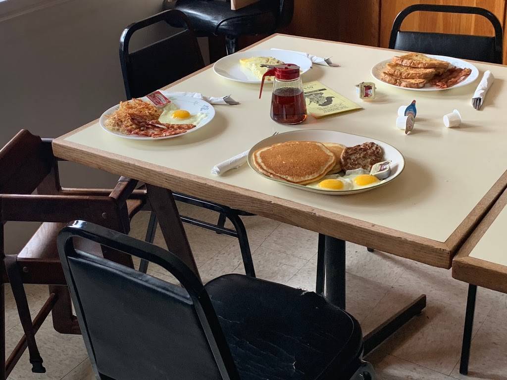 Bobby Johns | restaurant | 913 Front St, Cashton, WI 54619, USA | 6086547611 OR +1 608-654-7611