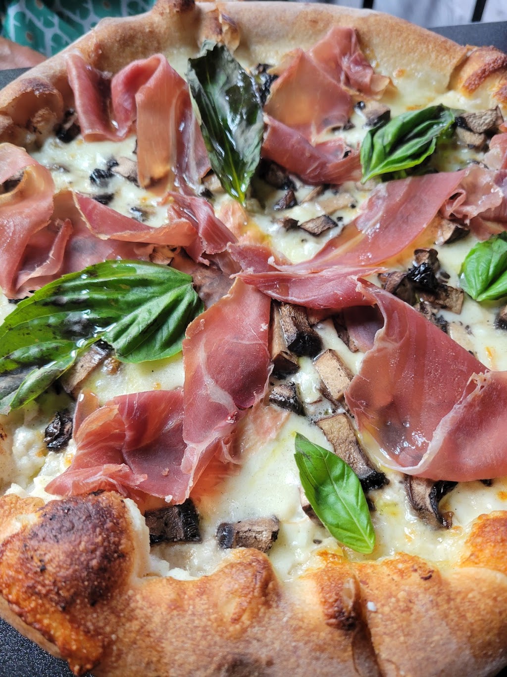 Bellas Wood Fire Pizza | restaurant | 123 S Main St, Algonquin, IL 60102, USA | 8477279490 OR +1 847-727-9490