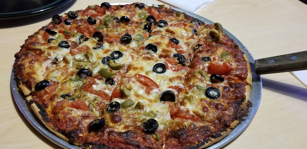 Captn.Raes Sports Bar and Grill | restaurant | 9125, 330 County Rd B, Montello, WI 53949, USA | 6082972273 OR +1 608-297-2273