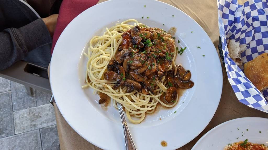 Fortunatos in Gulfport | restaurant | 3038 Beach Blvd S, Gulfport, FL 33707, USA | 7279547960 OR +1 727-954-7960