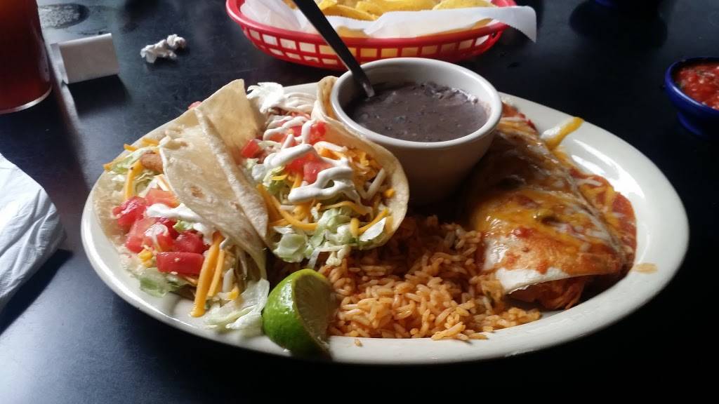 Tres Amigos Cantina | restaurant | 2025 W Brandon Blvd, Brandon, FL 33511, USA | 8136896476 OR +1 813-689-6476