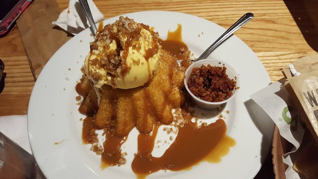 Chilis Grill & Bar | meal takeaway | 1949 W Brandon Blvd, Providence Rd, Brandon, FL 33511, USA | 8136818479 OR +1 813-681-8479