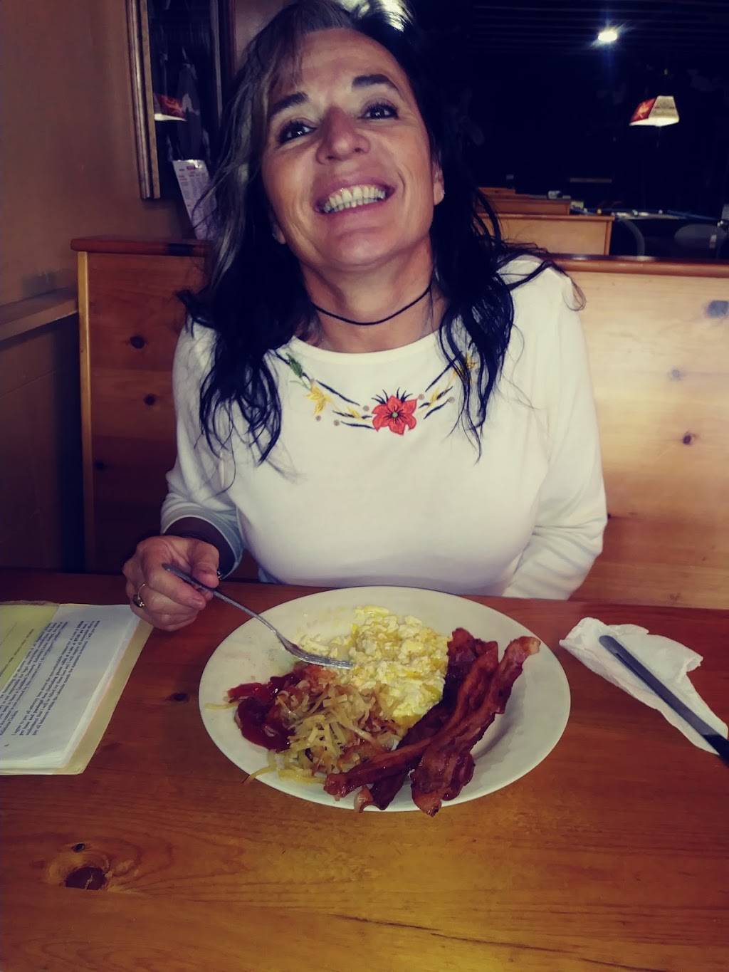 Bills Cafe | restaurant | 111 Market St E, Fayetteville, TN 37334, USA | 9314335332 OR +1 931-433-5332