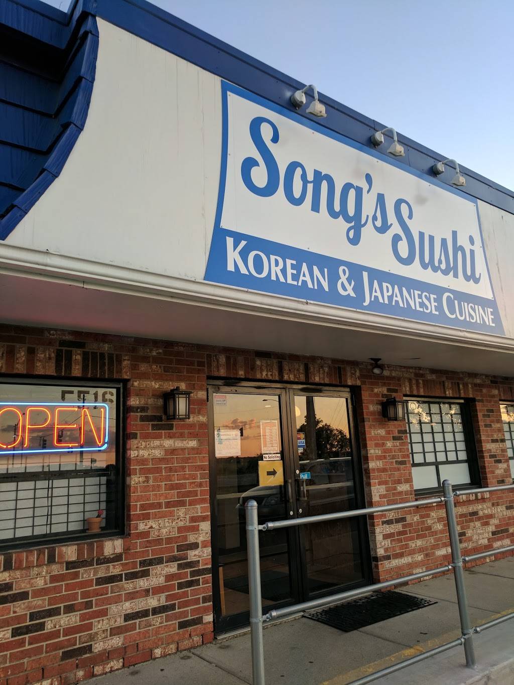 Songs Sushi | restaurant | 5515 Airway Rd, Dayton, OH 45431, USA | 9372548989 OR +1 937-254-8989