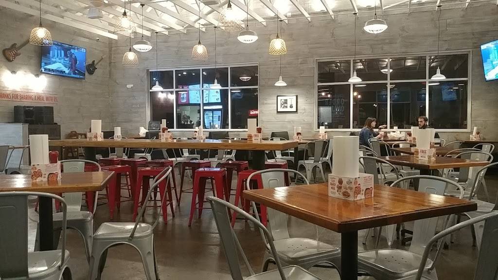 Slim Chickens | restaurant | 9001 W 135th St, Overland Park, KS 66221, USA | 9132839124 OR +1 913-283-9124