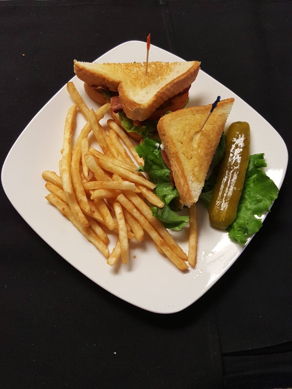 Billie Jeans Lakeside Pub & Grill | restaurant | 801 Babcock Dr, El Reno, OK 73036, USA | 4052623663 OR +1 405-262-3663