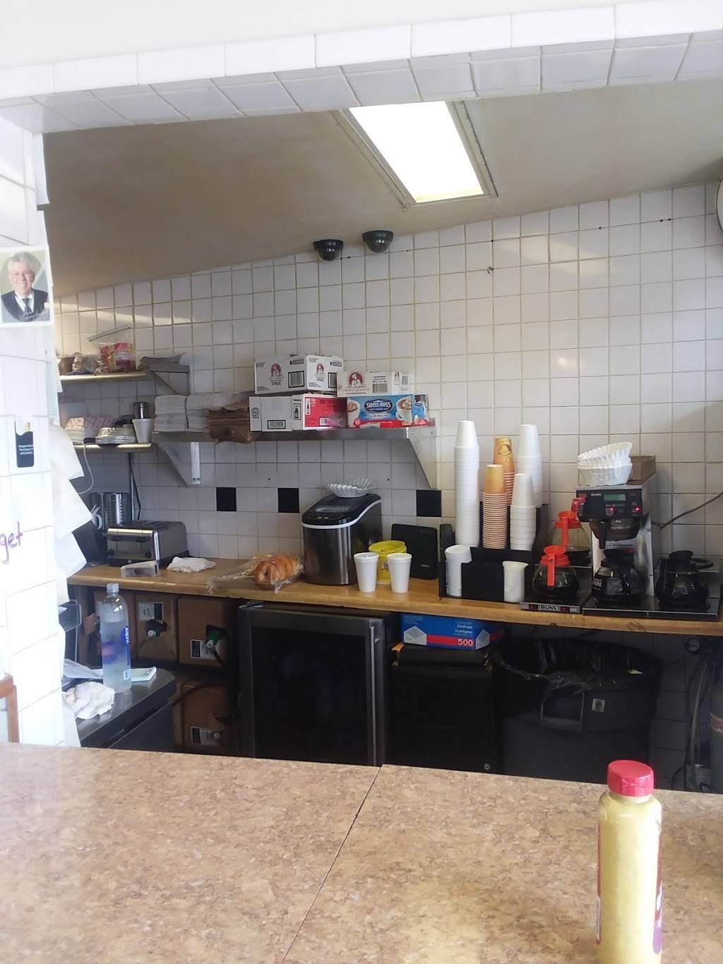 Dougies Stand By | cafe | 604 N Main St, Port Chester, NY 10573, USA | 9149390022 OR +1 914-939-0022