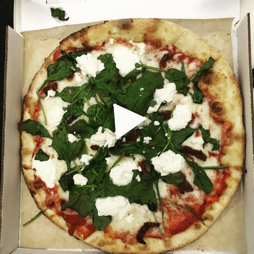 Santa Monica Pizza Kitchen | restaurant | 1318 Wilshire Blvd, Santa Monica, CA 90403, USA | 3103934554 OR +1 310-393-4554