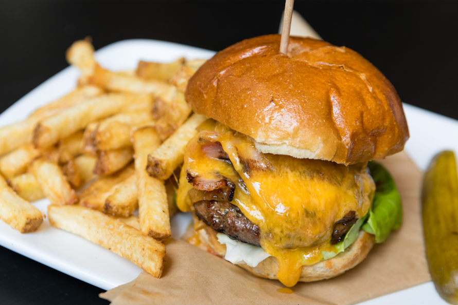 The Cat & Fiddle Pub & Restaurant | restaurant | 742 N Highland Ave, Hollywood, CA 90038, USA | 3234683800 OR +1 323-468-3800