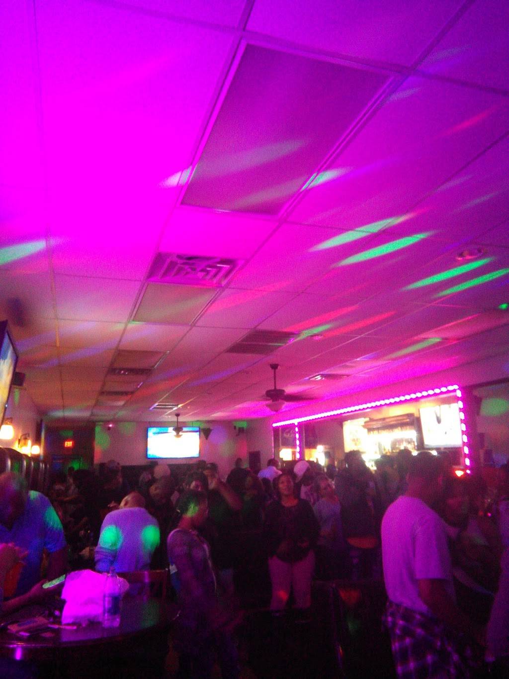 Reggae Grill | night club | 301 Rice Meadow Way #7, Columbia, SC 29229, USA | 8035696395 OR +1 803-569-6395