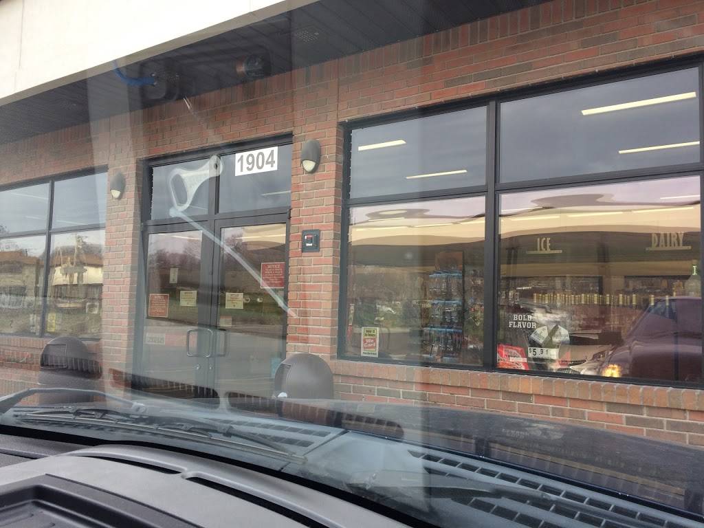 Caseys | restaurant | 1904 Broadway St, Iowa City, IA 52240, USA | 3193387787 OR +1 319-338-7787